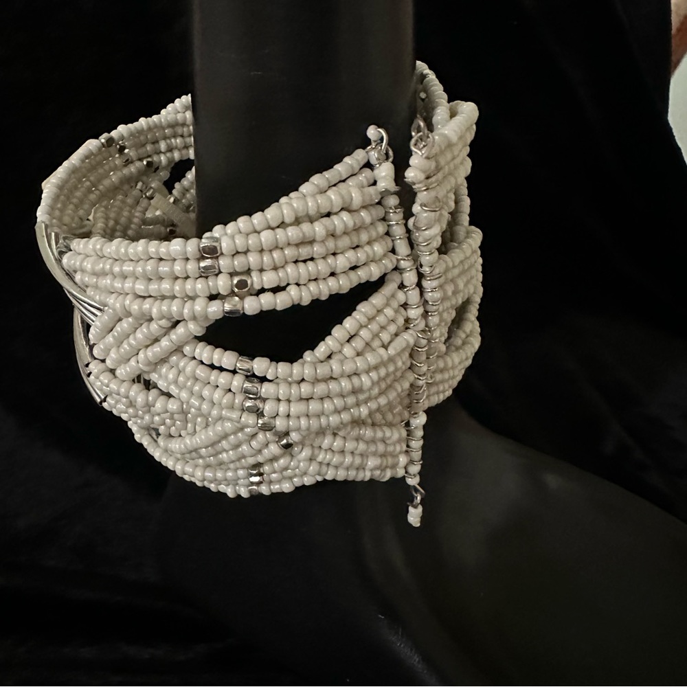 Spring Street beaded cuff bracelet - Picture 3 of 3
